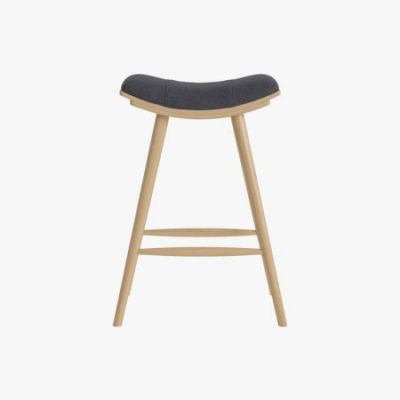 مقاعد كبيرة 